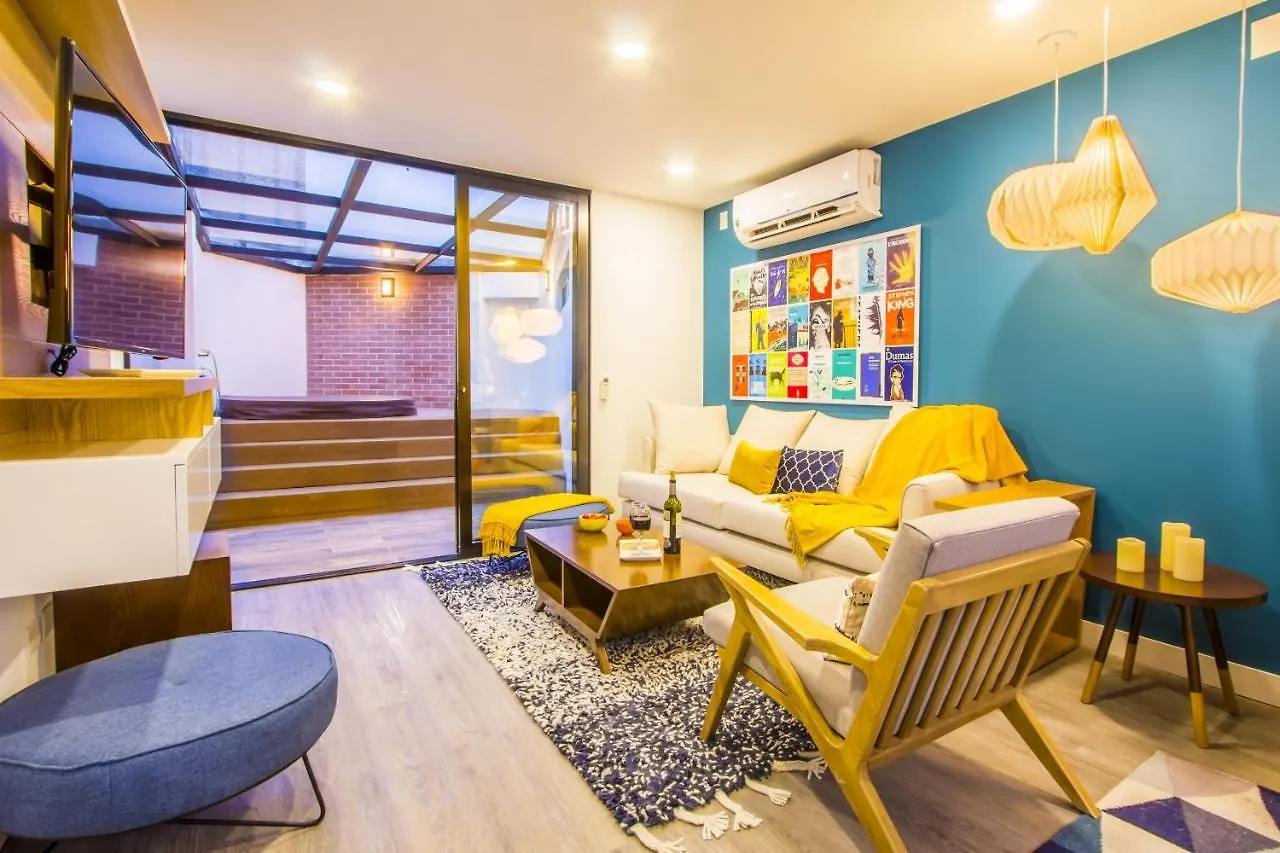 Laureles Suites By Lifeafar location