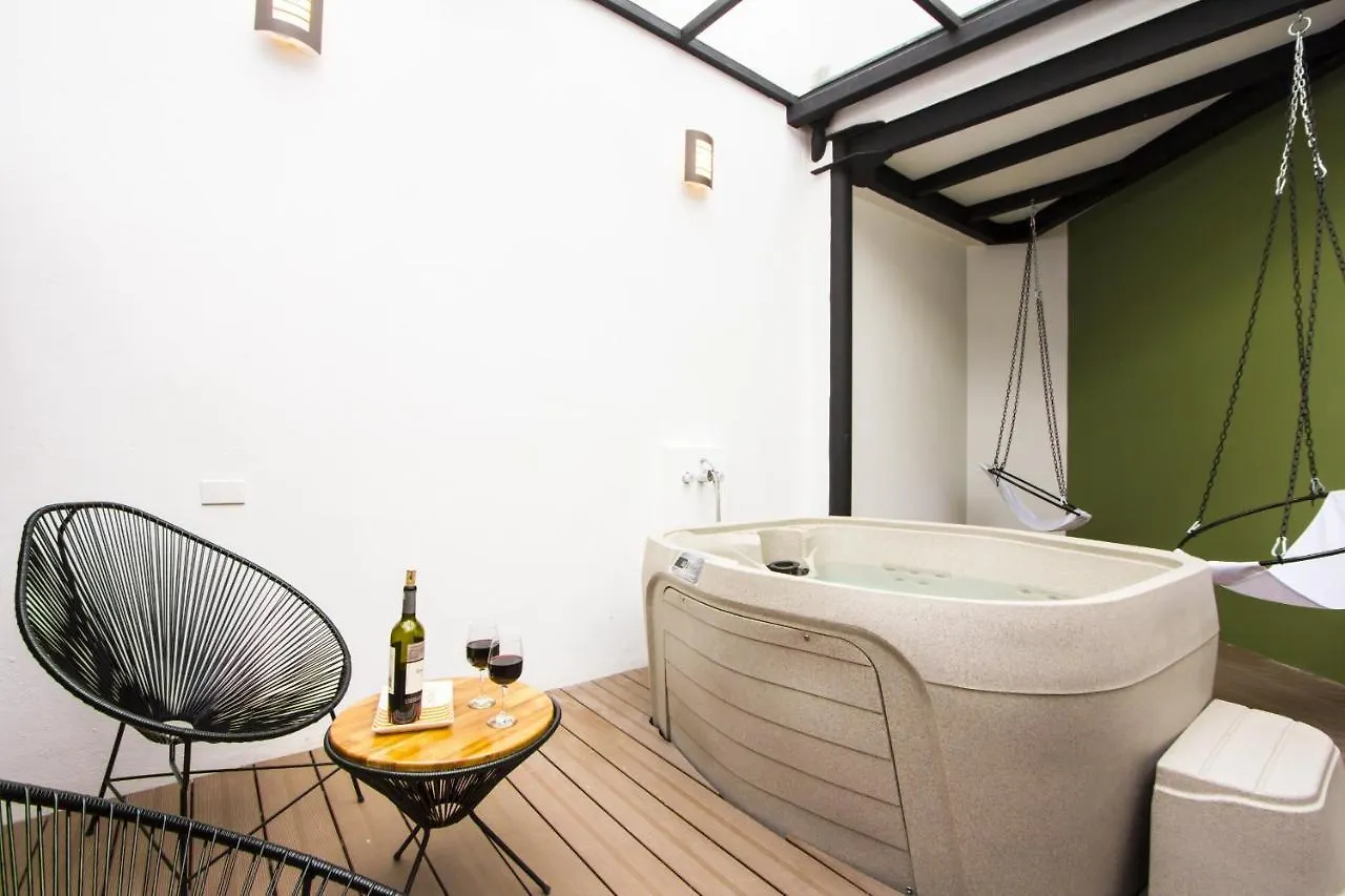 Laureles Suites By Lifeafar Medellin 0*,  Colombia