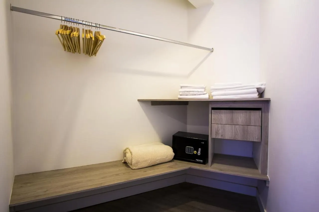 Laureles Suites By Lifeafar Medellin Colombia