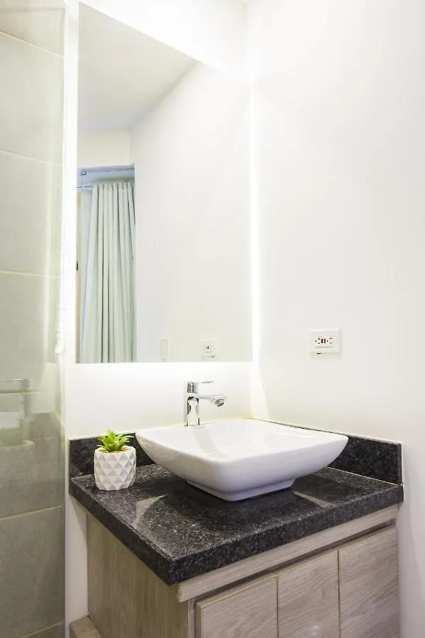 Laureles Suites By Lifeafar Medellin 0*,